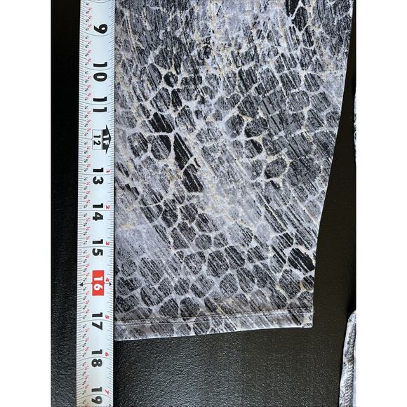Chico’s Travelers Tunic XL Asymmetric Silver Metallic Animal Print Stretch Boho - Picture 12 of 12